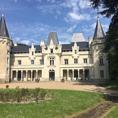 Château de Salvert - Appartement&Chambre d'Hôtes Neuillé Exterior foto