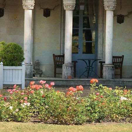 Château de Salvert - Appartement&Chambre d'Hôtes Neuillé Exterior foto