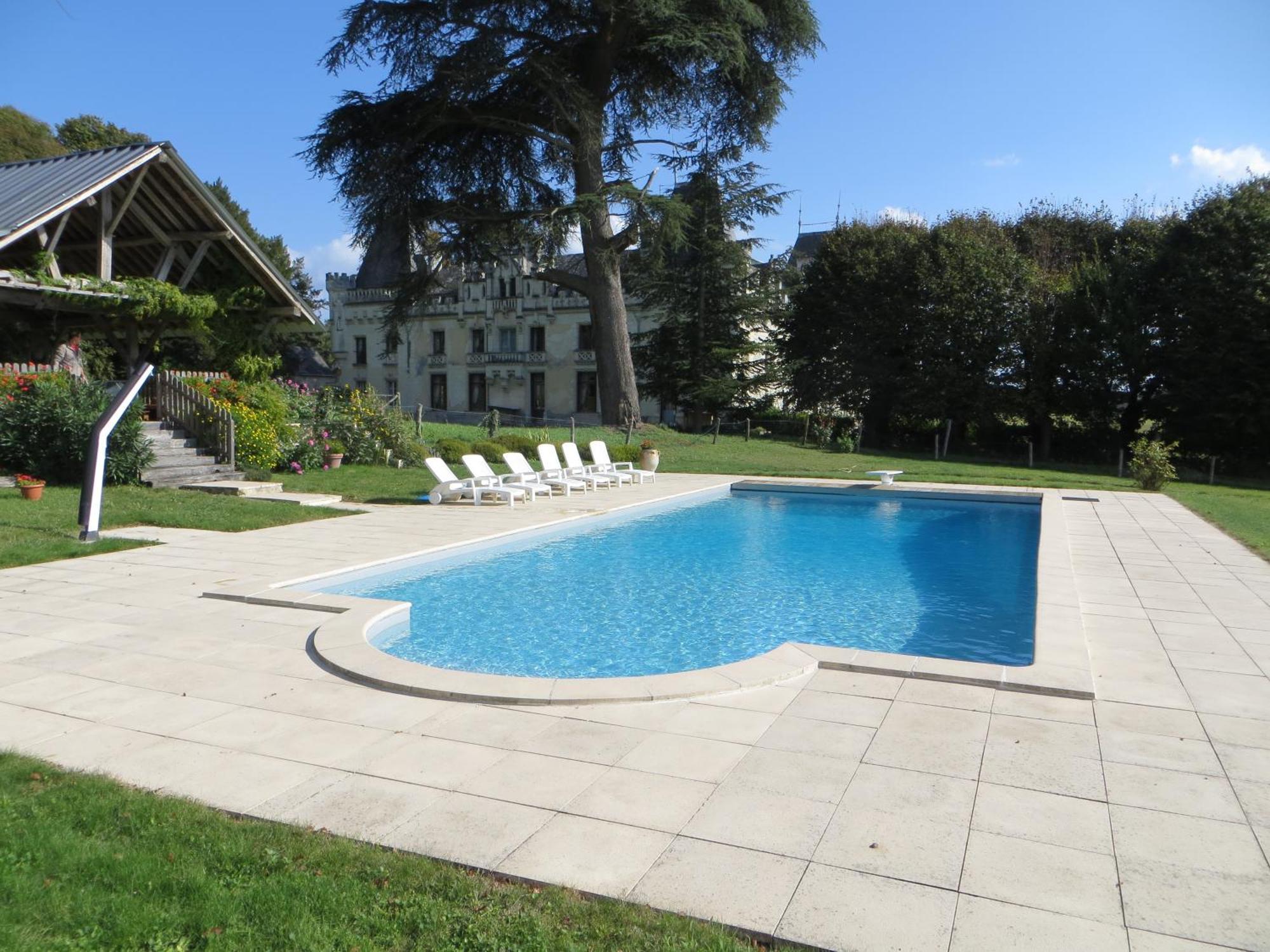 Château de Salvert - Appartement&Chambre d'Hôtes Neuillé Exterior foto