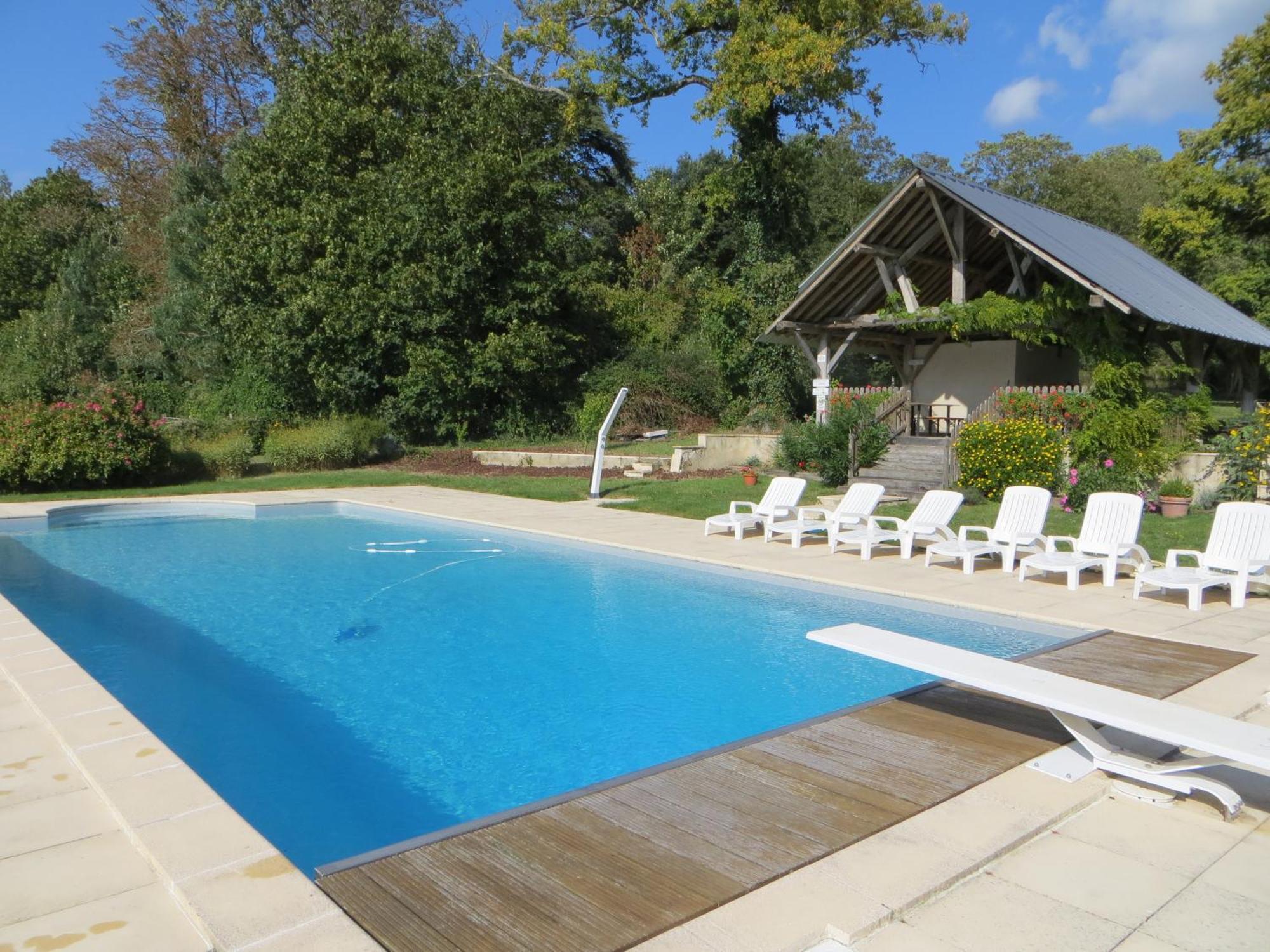 Château de Salvert - Appartement&Chambre d'Hôtes Neuillé Exterior foto